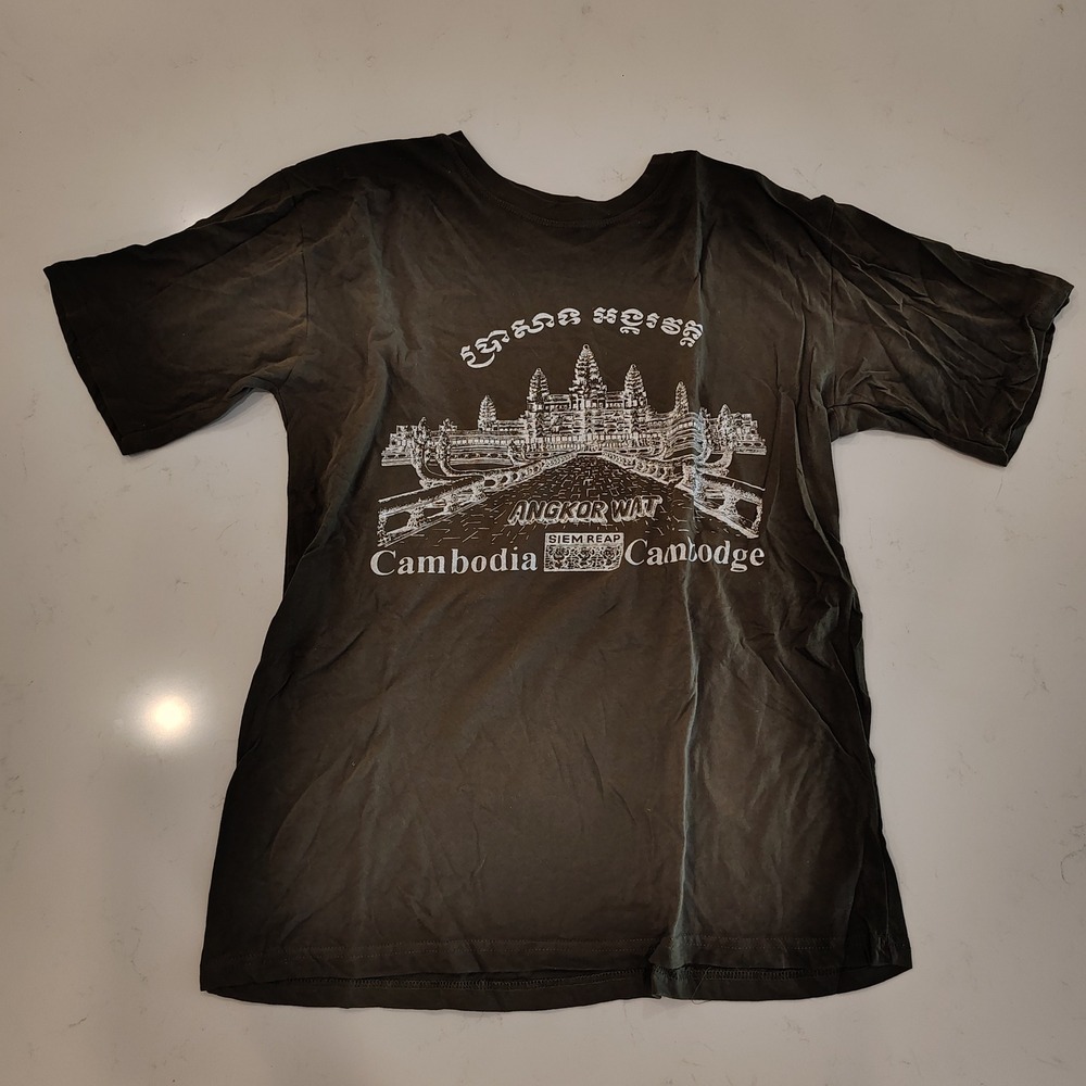 Angkor Wat Cambodia Souvenir T-Shirt Mens Medium Olive Green Siem Reap Graphic